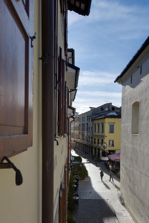 Pieno Centro Storico Nuovo Appartamento "Sarpi" อูดิเน ภายนอก รูปภาพ